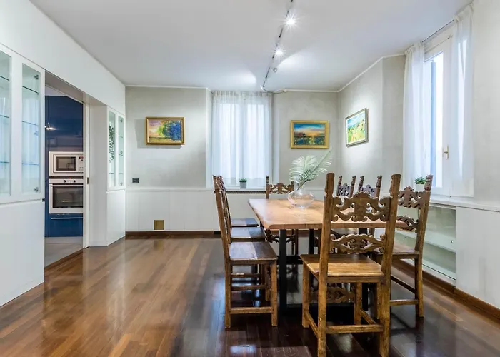 Joivy Exclusive In Close To