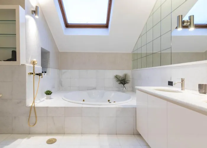 Joivy Exclusive In Close To Cernobbio