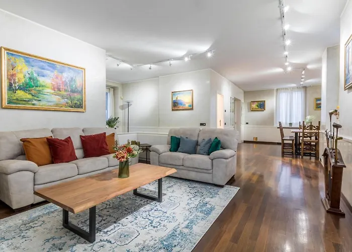 Joivy Exclusive In Close To