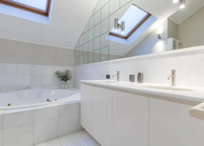 Joivy Exclusive In Close To * Cernobbio