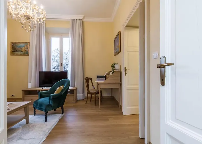 Joivy Exclusive In Close To Cernobbio