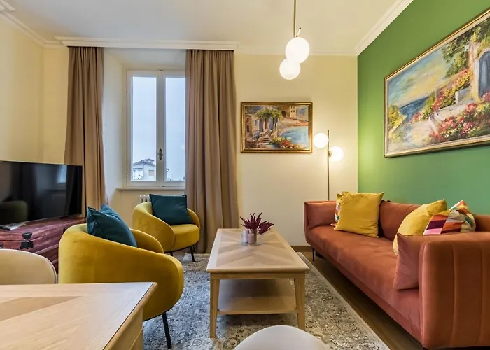 Joivy Exclusive In Close To