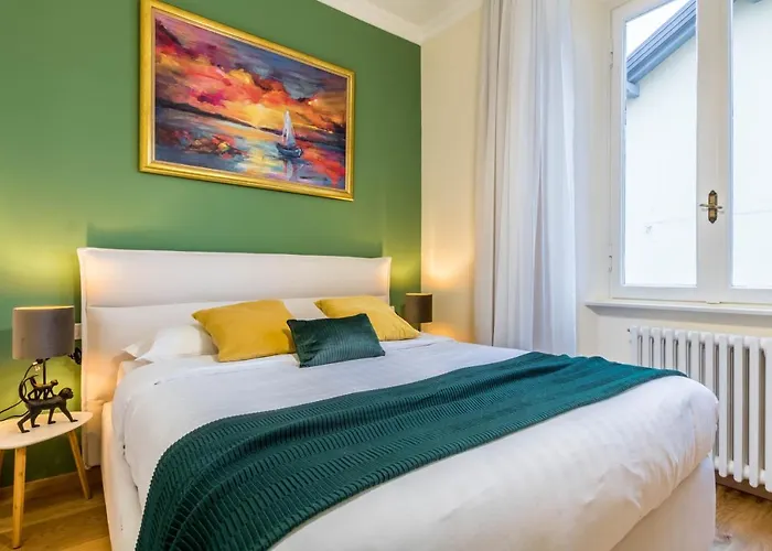 Joivy Exclusive In Close To *