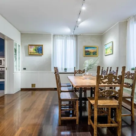 Joivy Exclusive In Close To