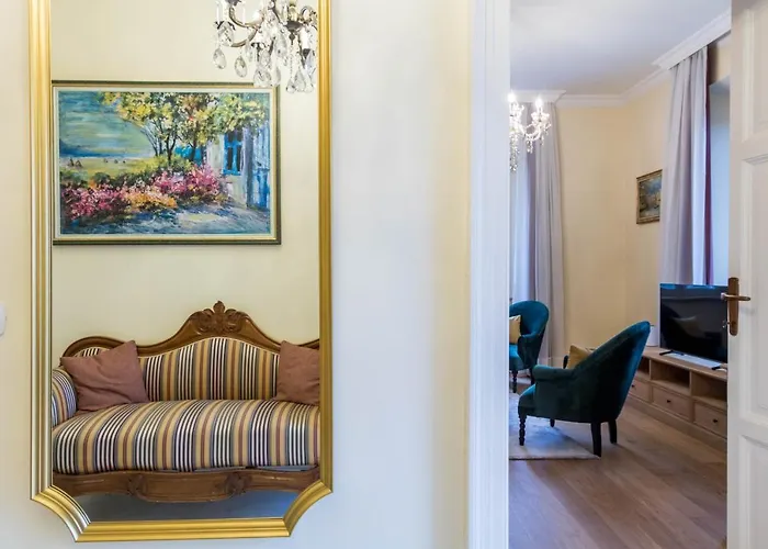 Joivy Exclusive In Close To