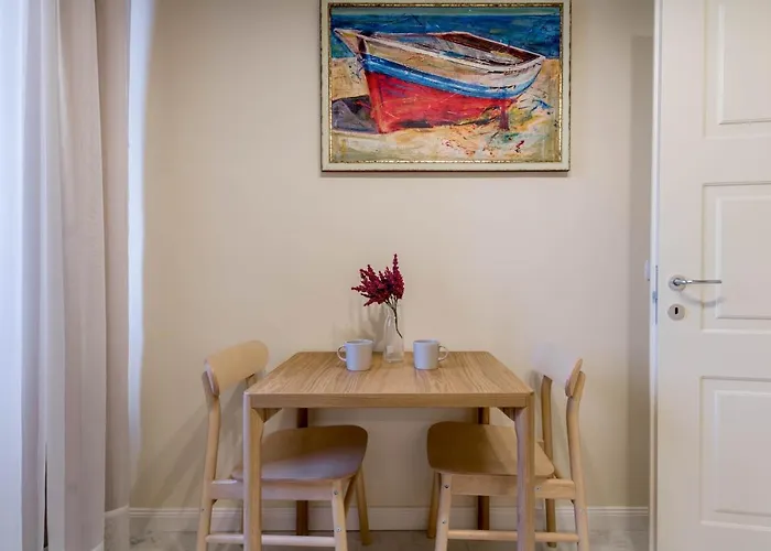 Joivy Exclusive In Close To